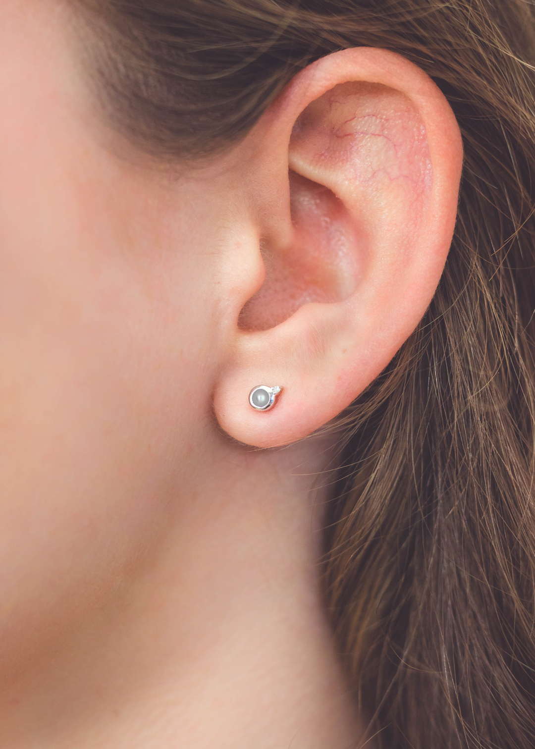 FRESHWATER PEARL AND TWO NATURAL DIAMOND JUNE EARRINGS SILVER