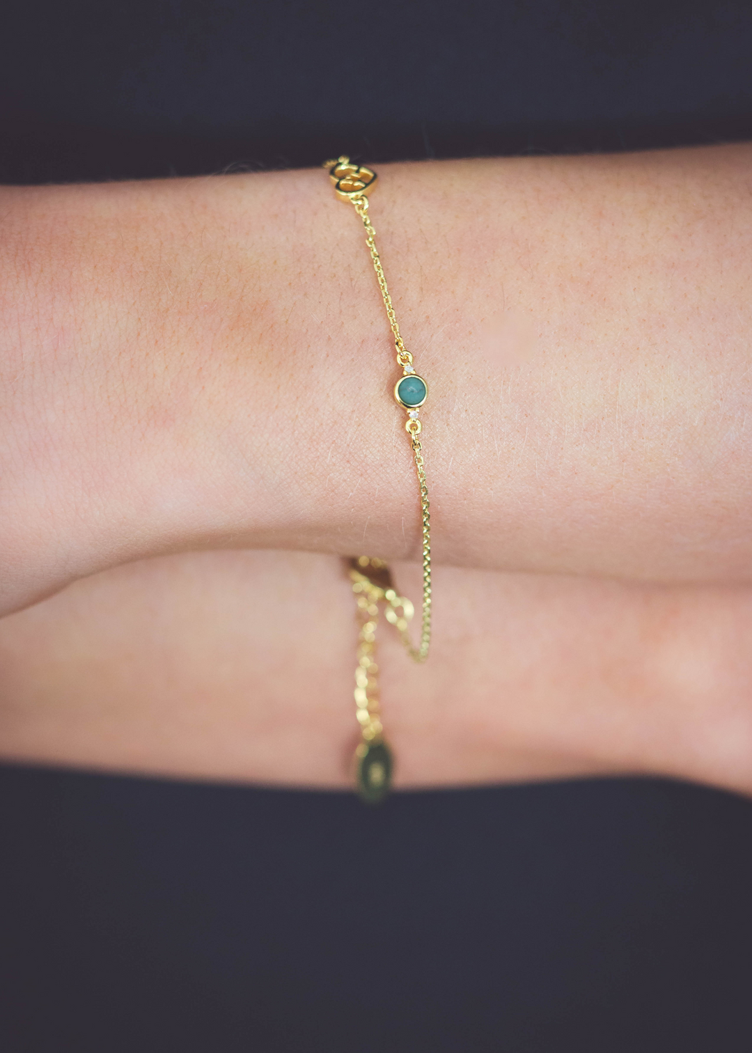 NATURAL TURQUOISE AND TWO NATURAL DIAMOND DECEMBER BRACELET GOLD