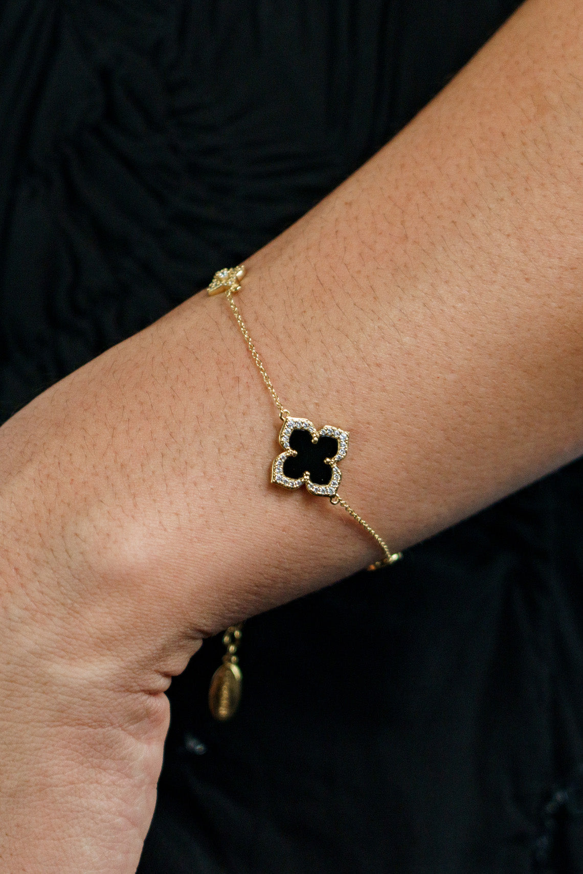 GEORGINI MIDNIGHT VELVET BLACK AGATE FAIRWATER BRACELET GOLD