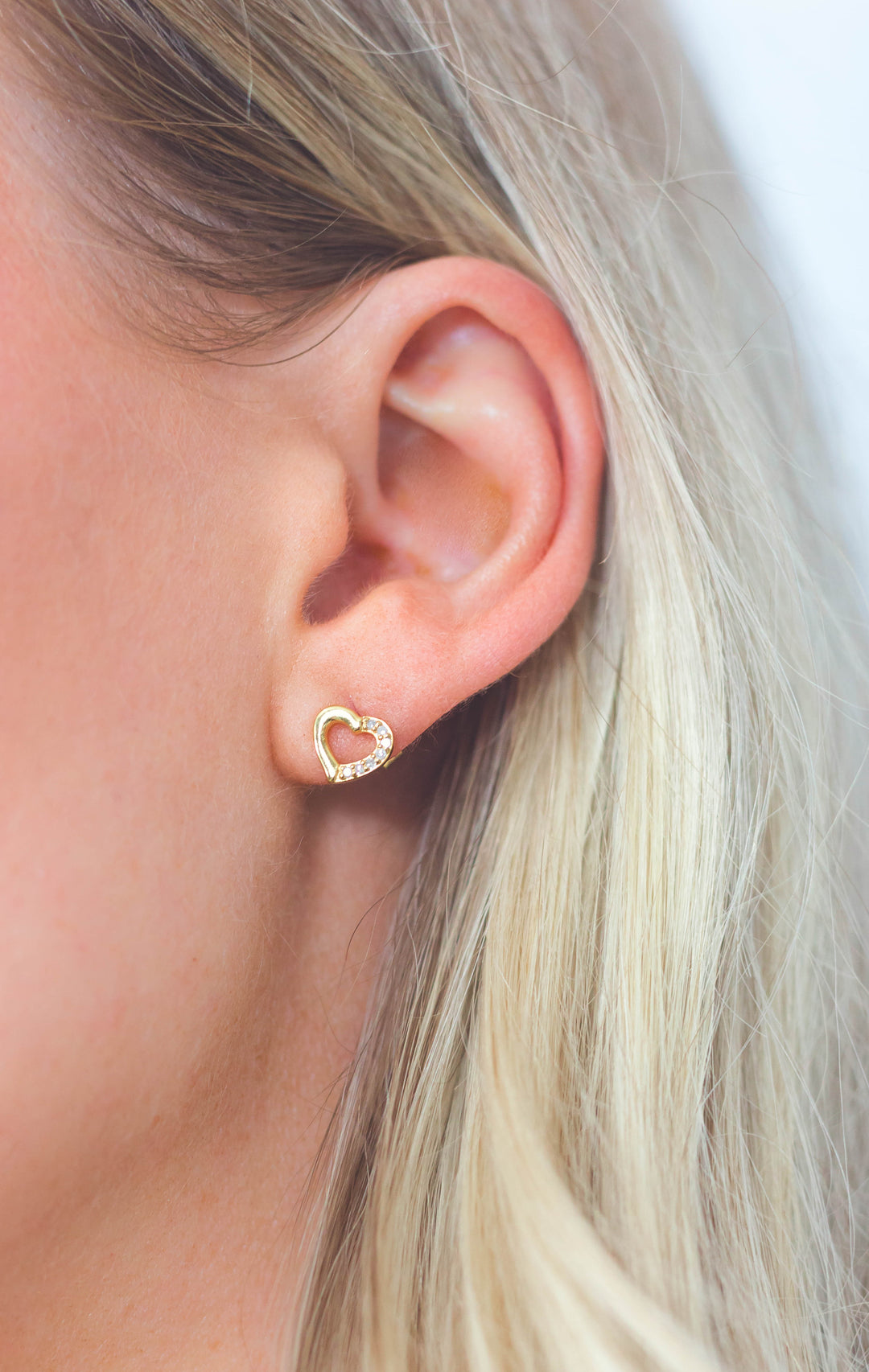 FOURTEEN NATURAL DIAMOND HEART EARRINGS GOLD