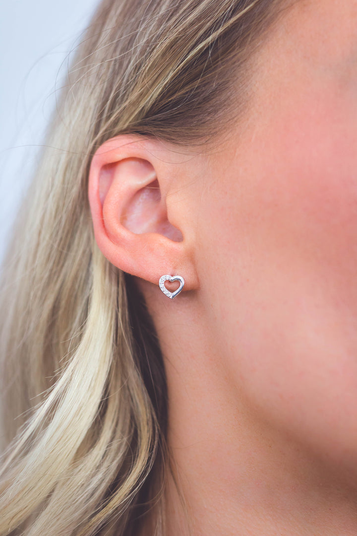 FOURTEEN NATURAL DIAMOND HEART EARRINGS SILVER