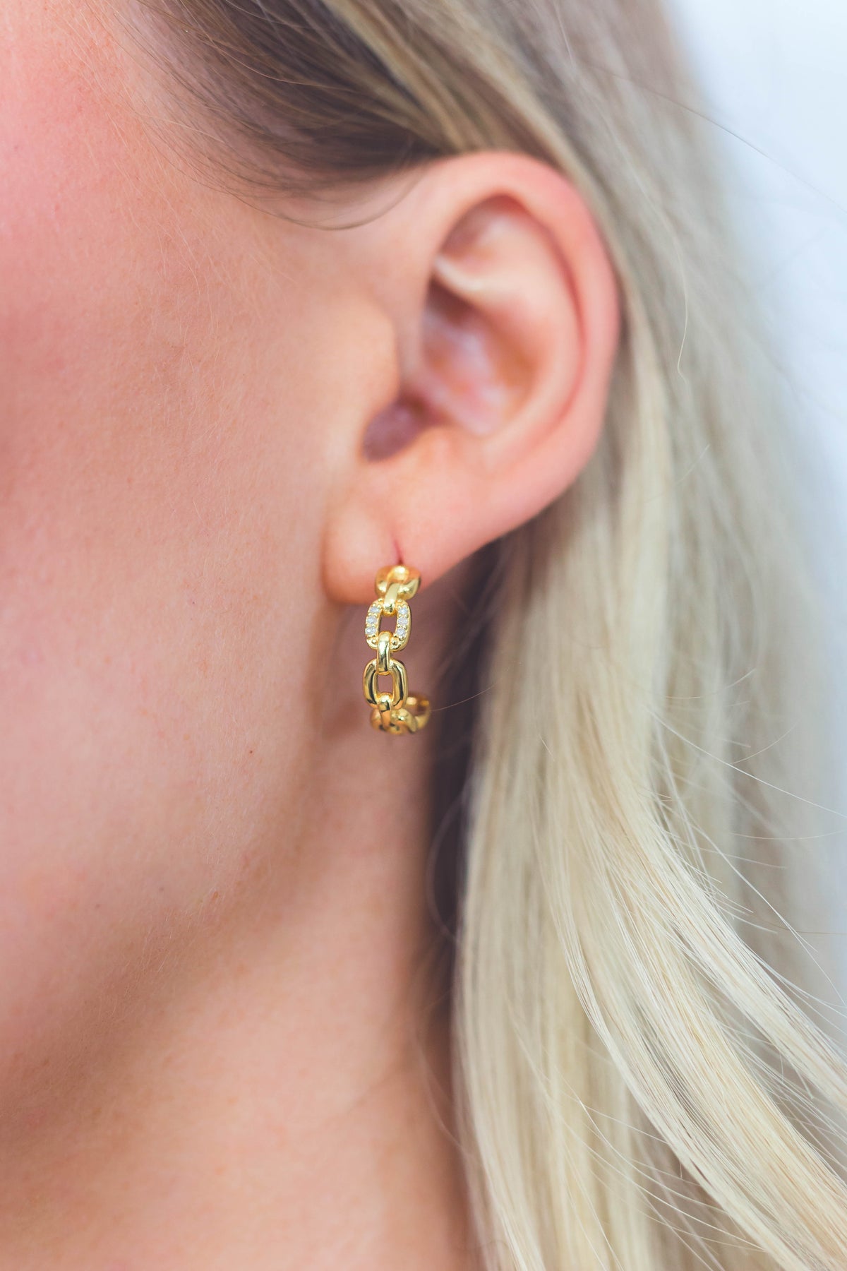 TWELVE NATURAL DIAMOND LINK EARRINGS GOLD