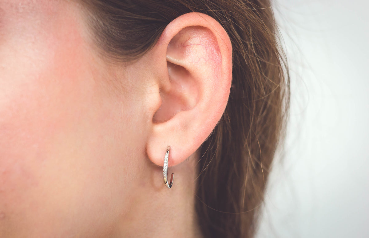 FOURTEEN NATURAL DIAMOND HOOP EARRINGS SILVER