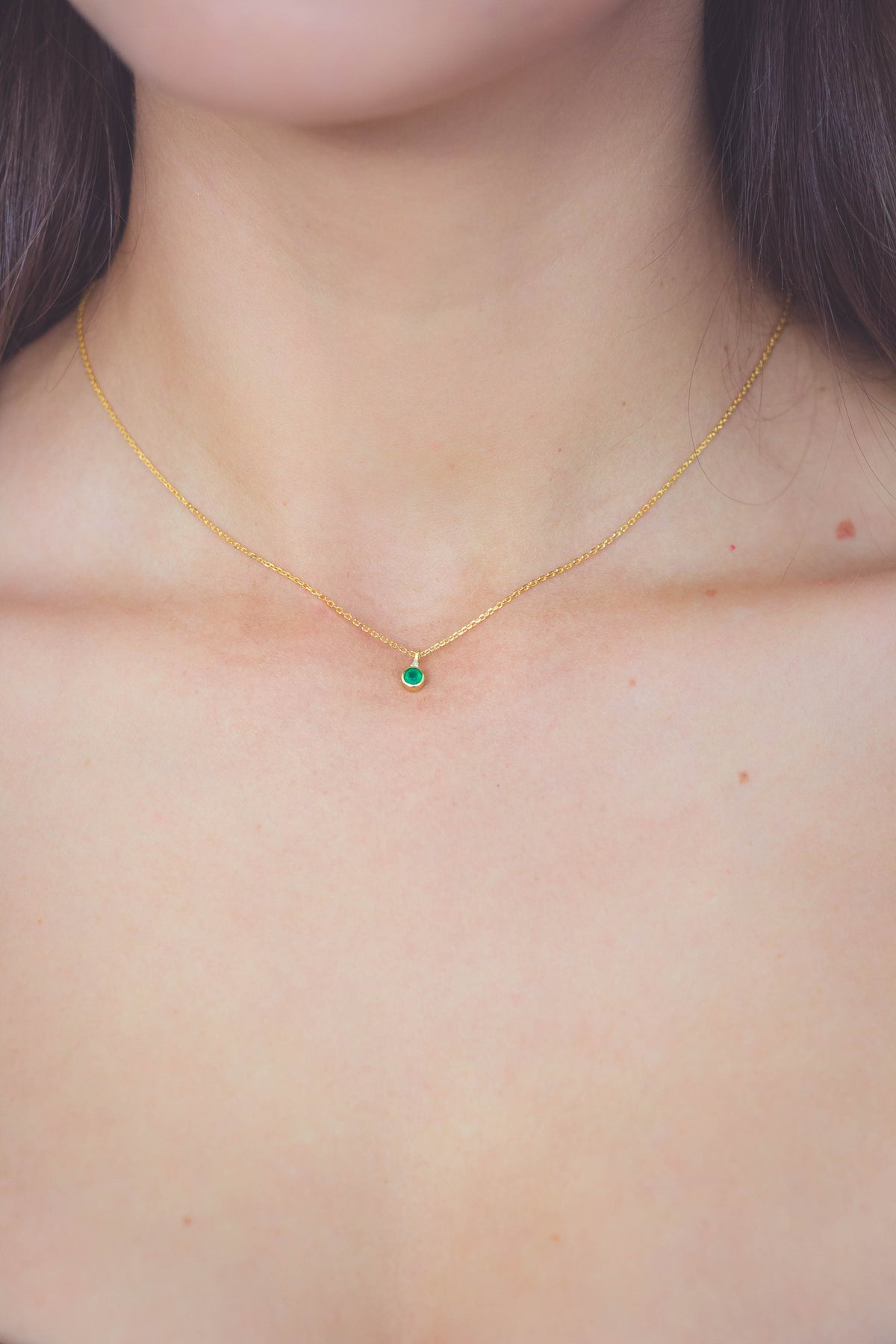 NATURAL GREEN AGATE AND DIAMOND MAY PENDANT GOLD
