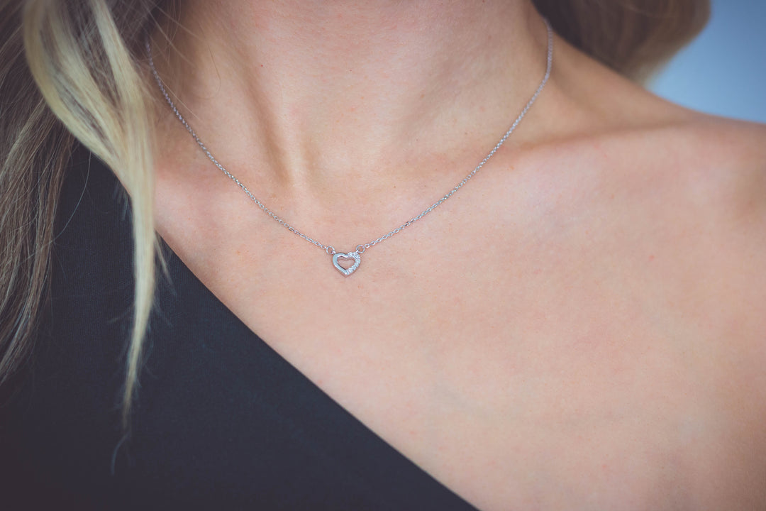 SEVEN NATURAL DIAMOND HEART PENDANT SILVER