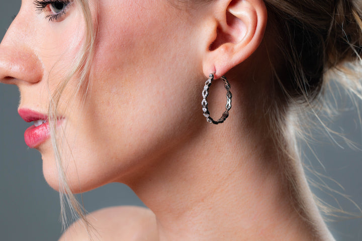 RED CARPET OVATION EARRINGS SILVER
