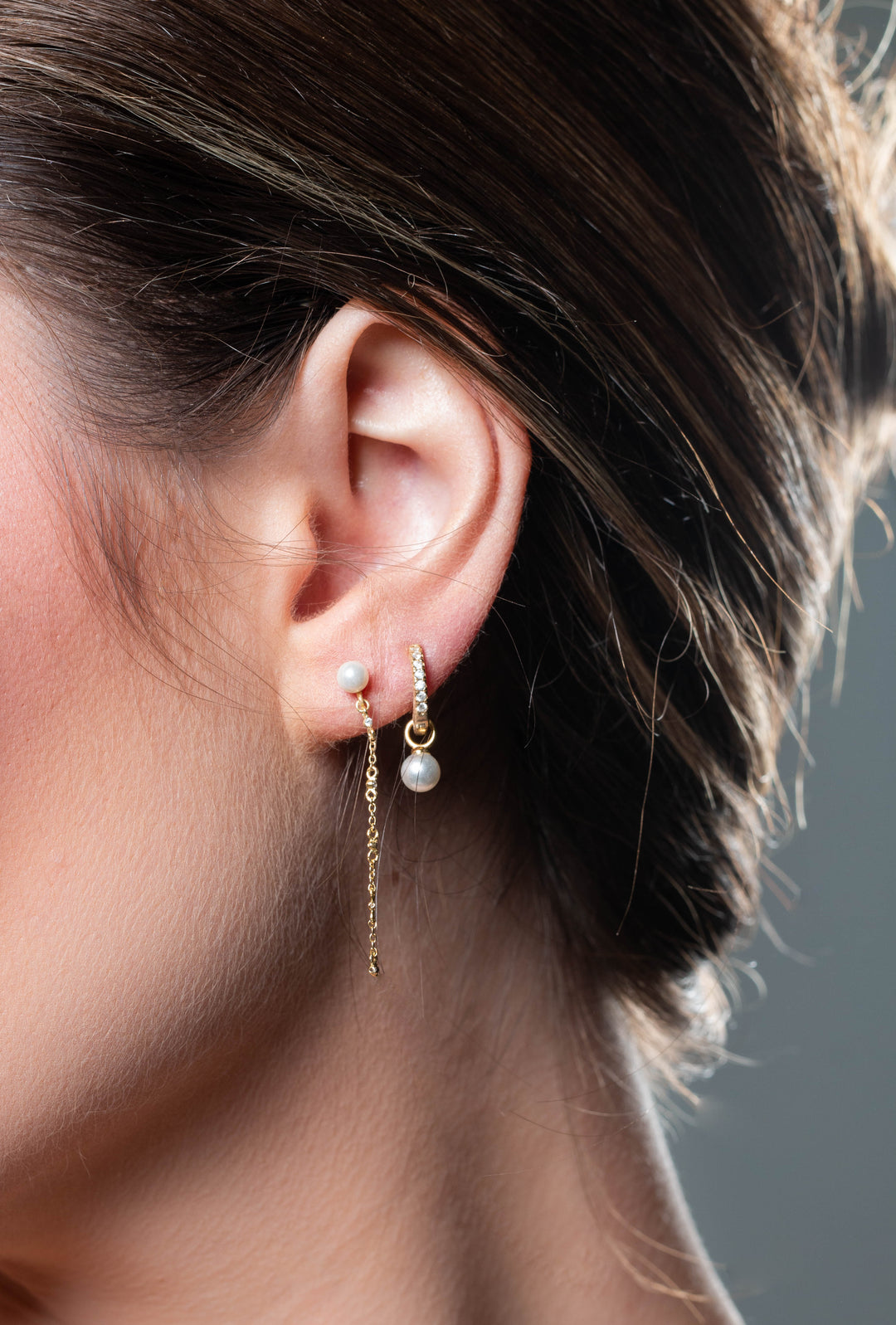 RED CARPET GLOBE EARRINGS GOLD