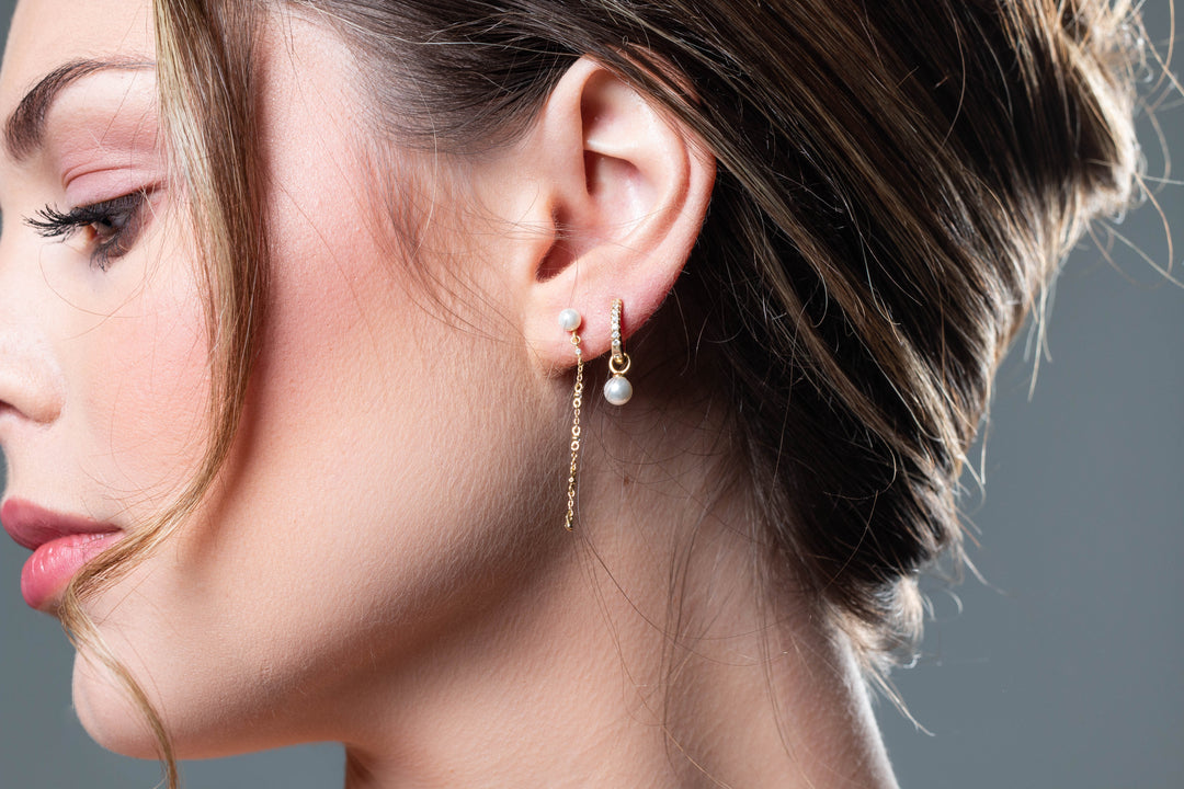 RED CARPET GLOBE EARRINGS GOLD