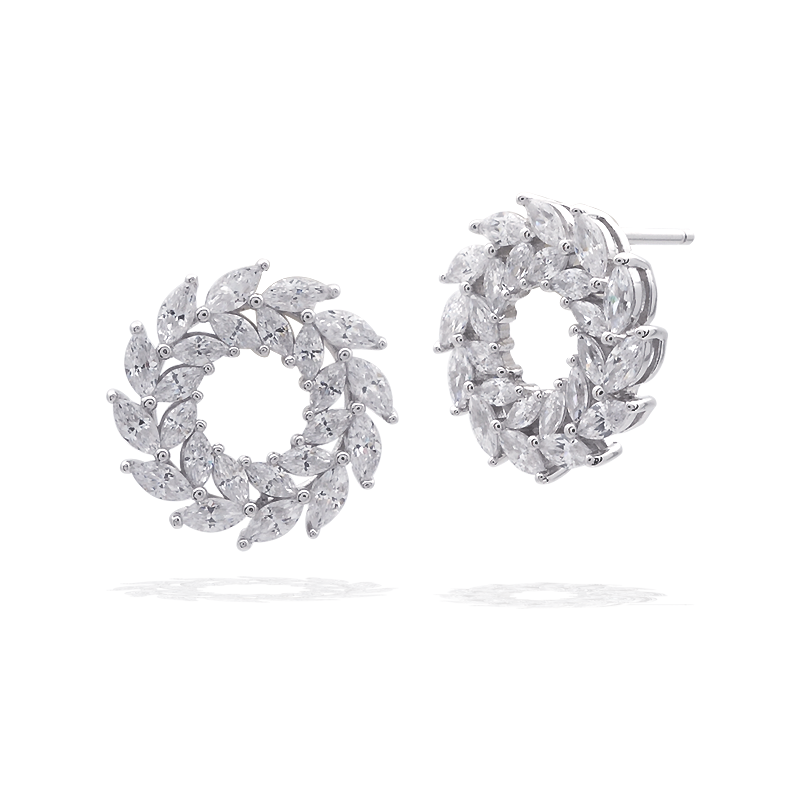 A CHRISTMAS JOURNEY WREATH EARRINGS SILVER