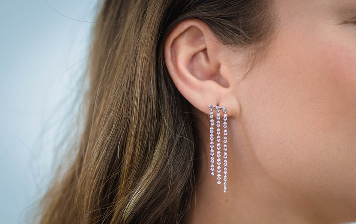A CHRISTMAS JOURNEY SOIGNEE EARRINGS SILVER