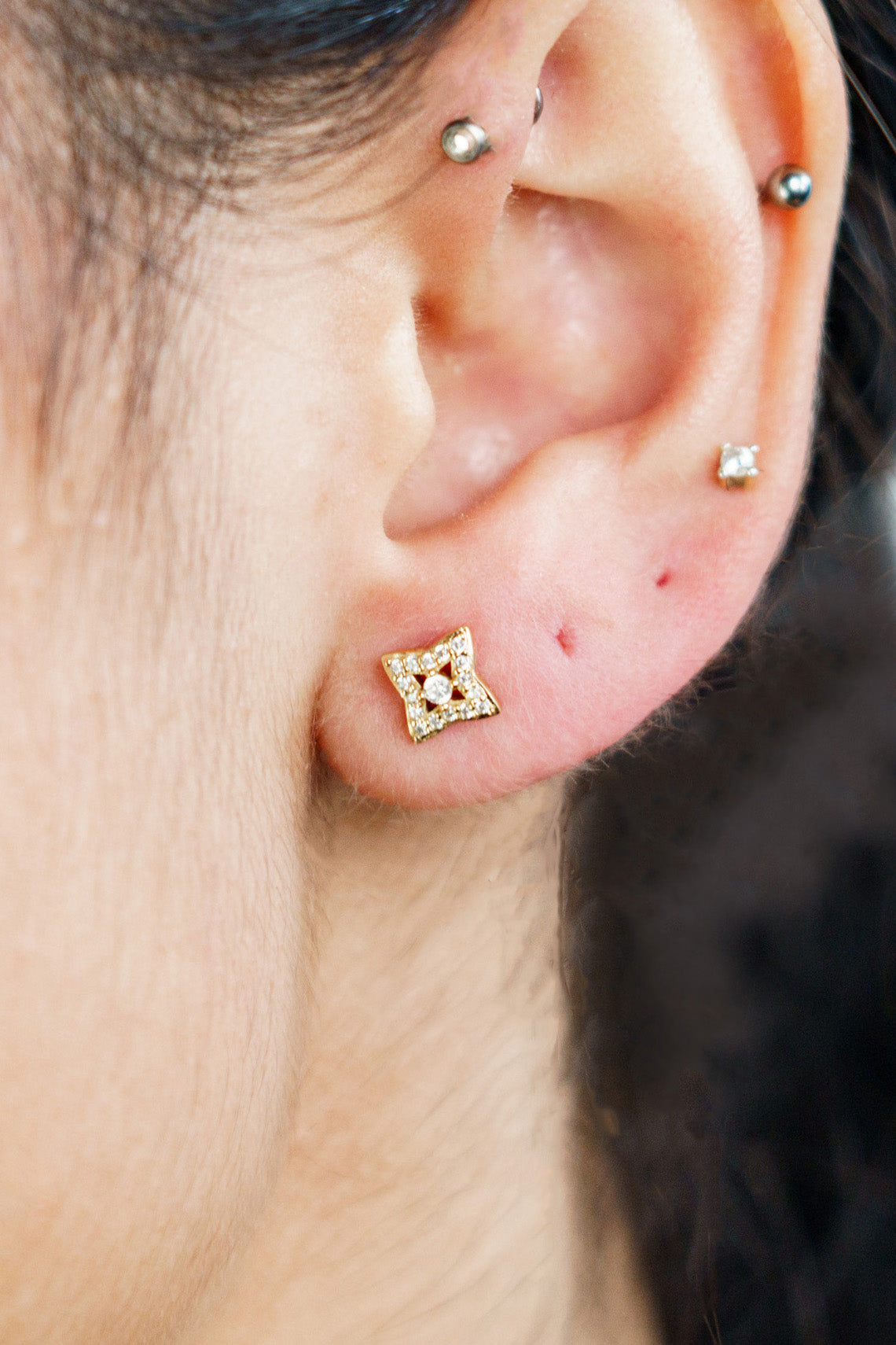 GEORGINI MIDNIGHT VELVET FAIRWATER PETITE EARRINGS GOLD