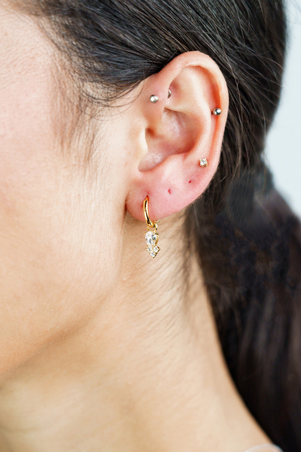 GEORGINI MIDNIGHT VELVET ASTERIA HOOP EARRINGS GOLD