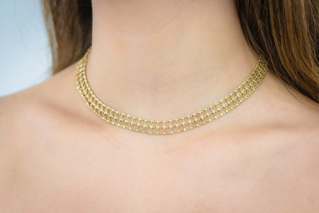A CHRISTMAS JOURNEY SOIGNEE NECKLACE GOLD