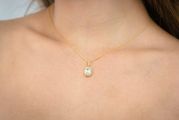 A CHRISTMAS JOURNEY VIOLET PENDANT GOLD