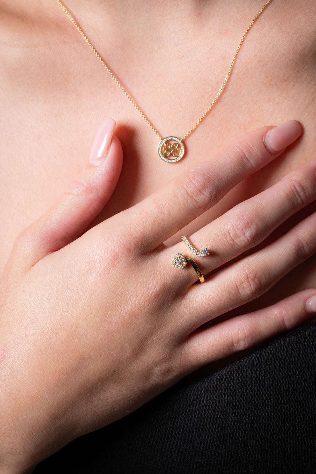 SIGNATURE SEALED WITH A KISS RING GOLD - 9